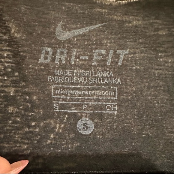 Nike Sheer Top - Picture 3 of 5